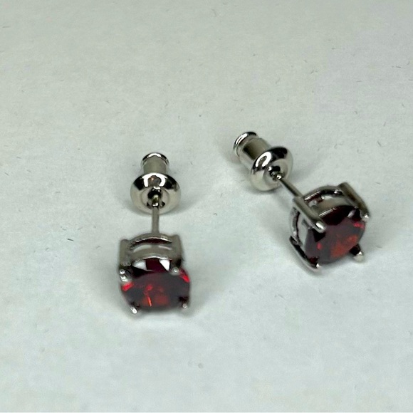 Swarovski Red Red Stud Earrings and Jewelry Box - Picture 2 of 6